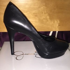 Jessica Simpson Women’s Waleo Platform Pump